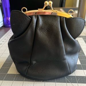 Small black cat purse by Meowingtons